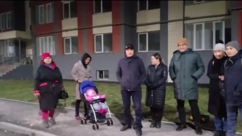 Photo of Алматинцы третий месяц не могут заселиться в новый ЖК