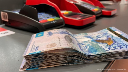 Photo of Погрязли в долгах: депутат заявила о «грабительских процентах» по микрокредитам
