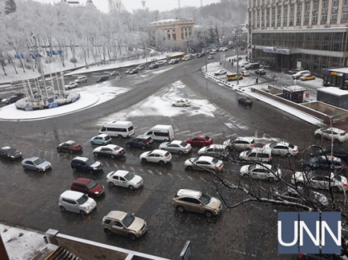 Photo of Рабочая неделя в Киеве началась с пробок: где затруднено движение