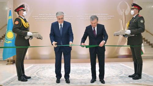 Photo of Токаев и Мирзиеев открыли новое здание посольства Узбекистана