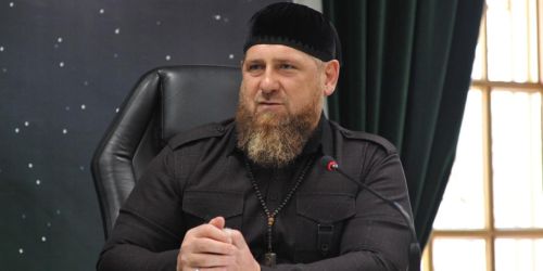 Photo of Кадыров резко отреагировал на извинения обнявшегося с ним ингушского чиновника