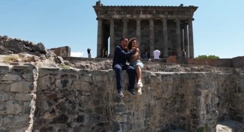 Целуются, Танцуют И Обнимаются: Как Зепюр И Прилучный Съездили В Армению?1