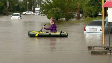 Photo of В Ташкенте из-за сильного дождя люди пересели на лодки — видео