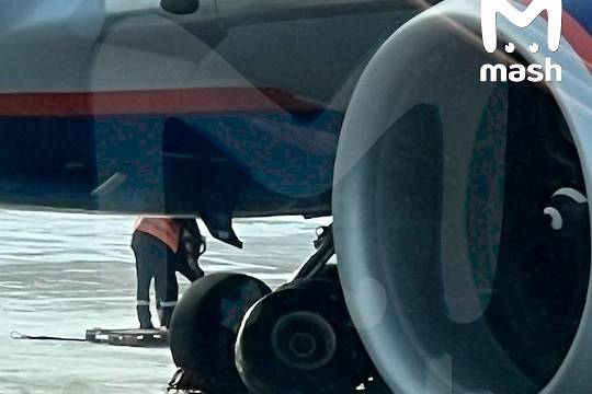 Photo of Boeing 777 «Аэрофлота» аварийно сел в Южно-Сахалинске из-за проблем с шасси